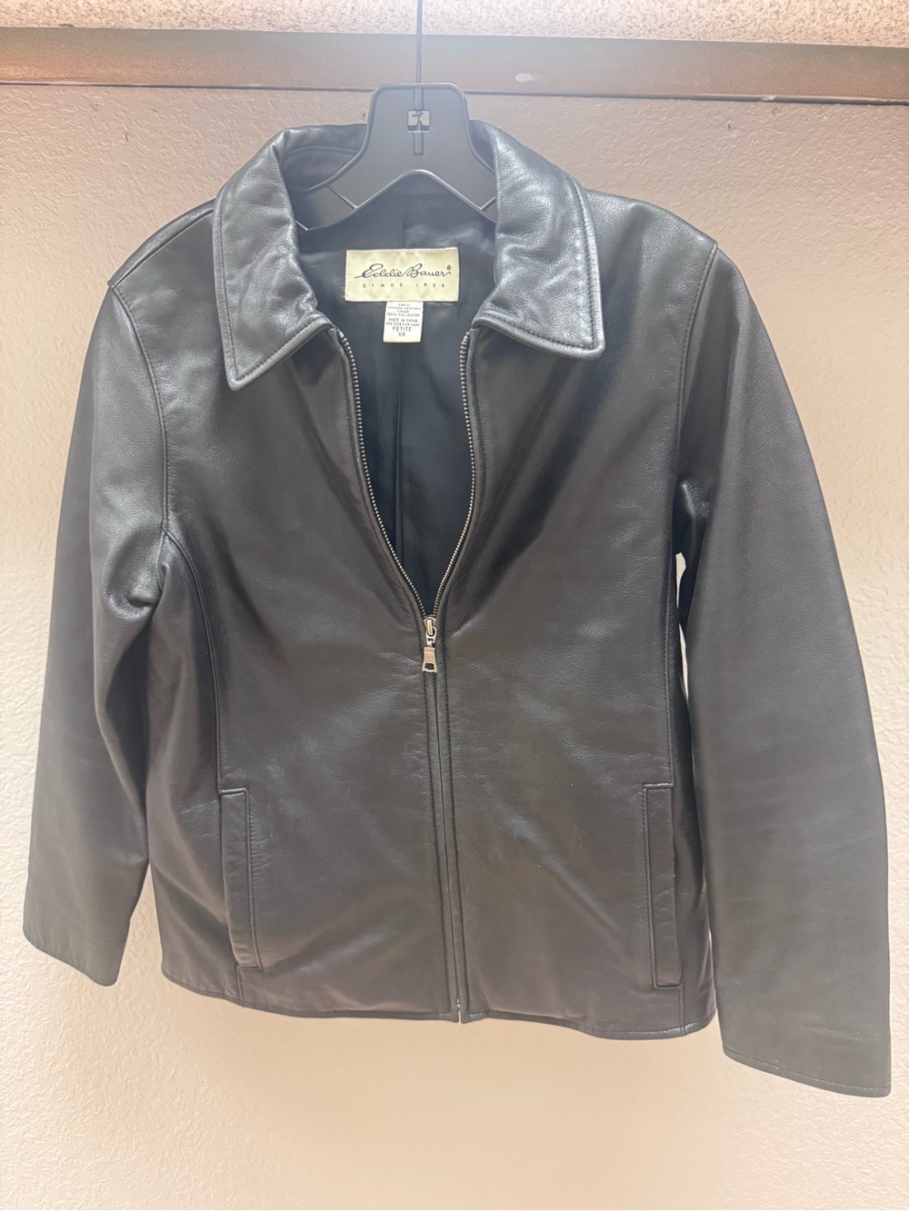 Eddie Bauer Women's black Leather Zip Jacket
